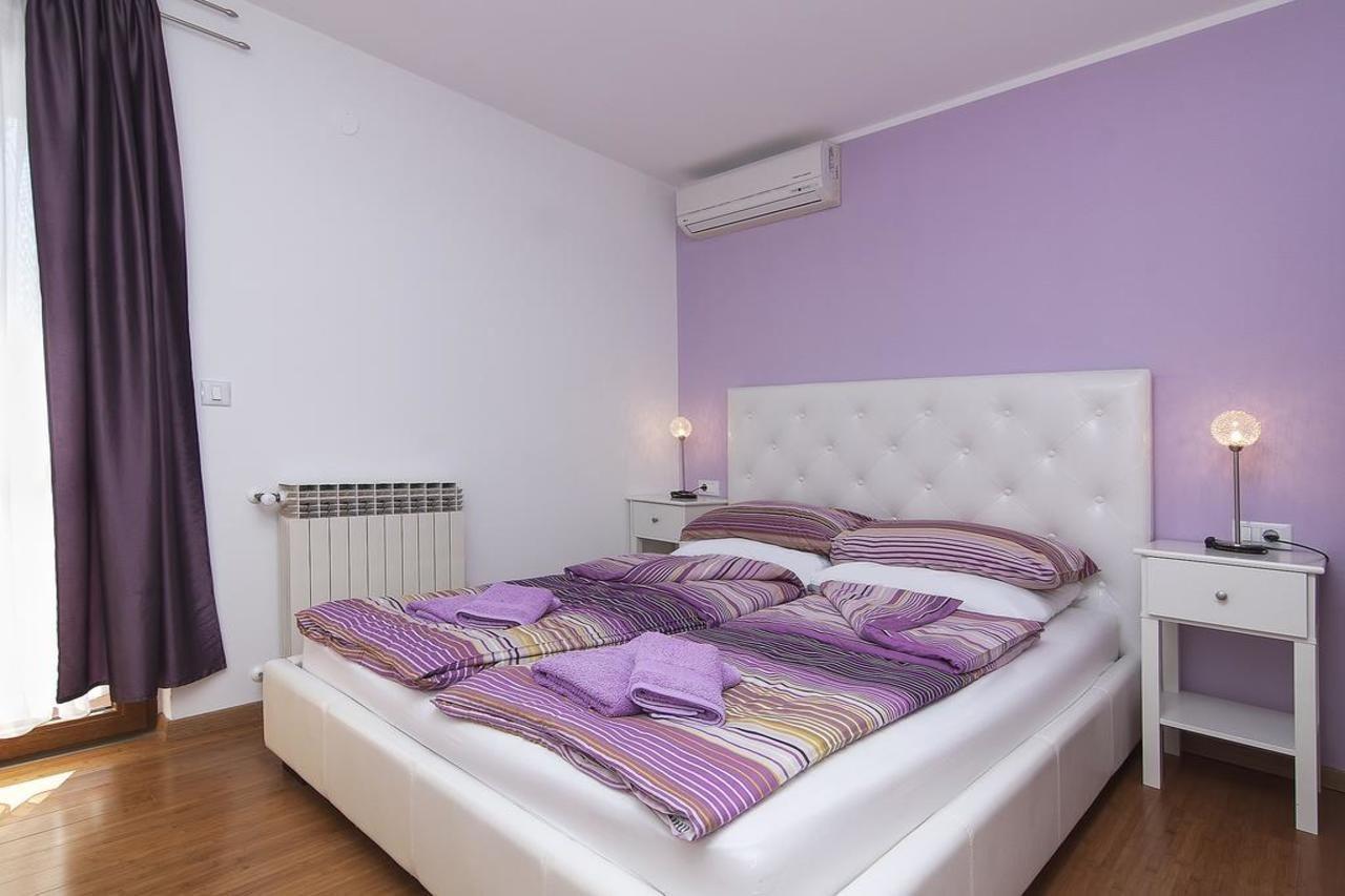 Apartments Cvek 로비니 외부 사진