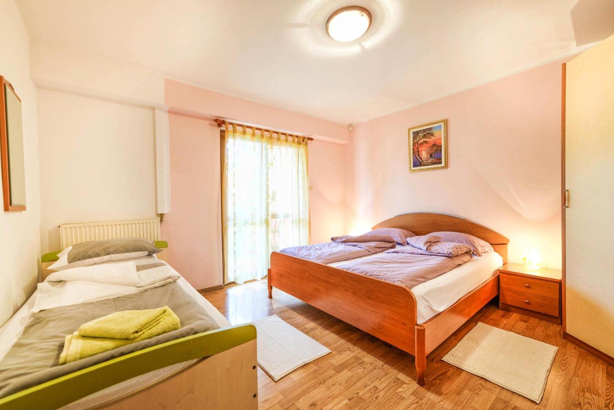 Apartments Cvek 로비니 외부 사진