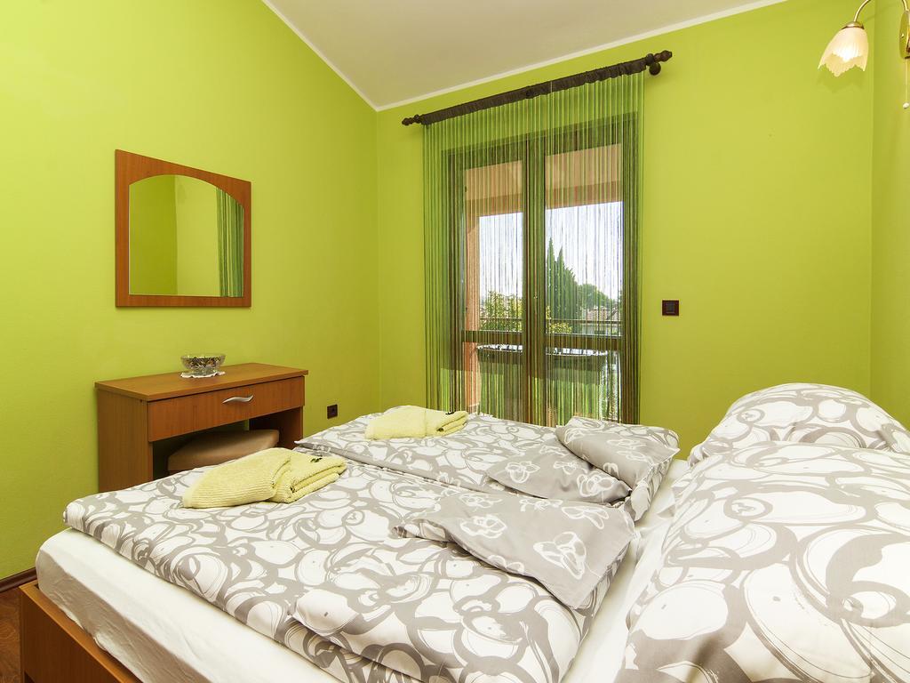 Apartments Cvek 로비니 외부 사진