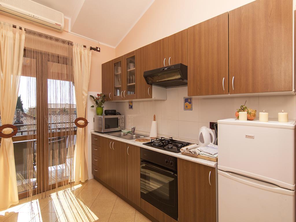 Apartments Cvek 로비니 객실 사진